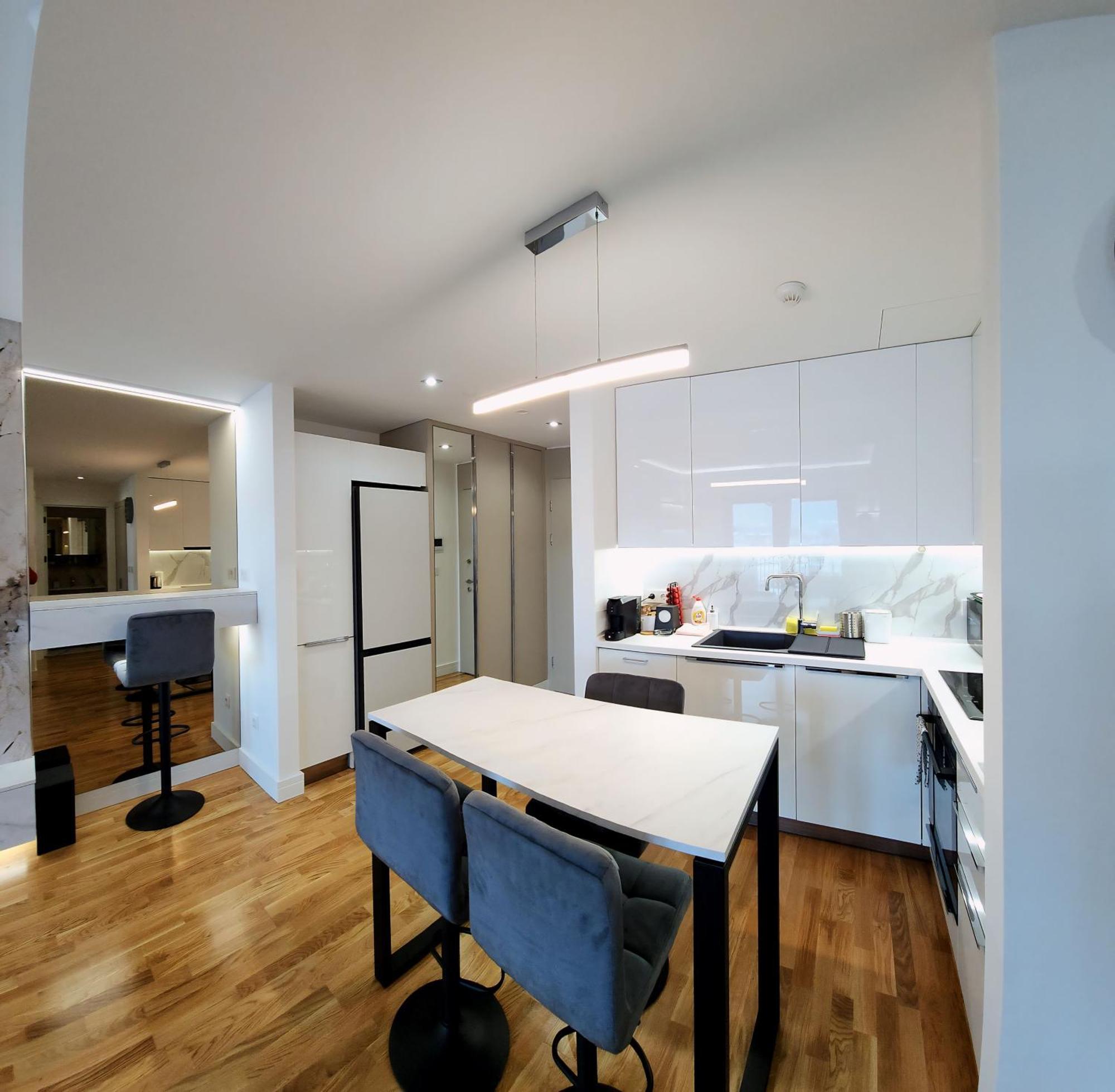 Diamond Residences 10Th Fl. Lux Apt. W/ City View Skopje Esterno foto